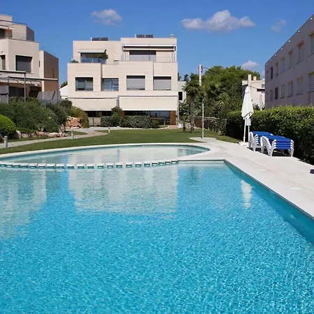 Villa At051 A Pocos Metros De La Playa, Equipamiento Completo, Piscina Comunitaria *