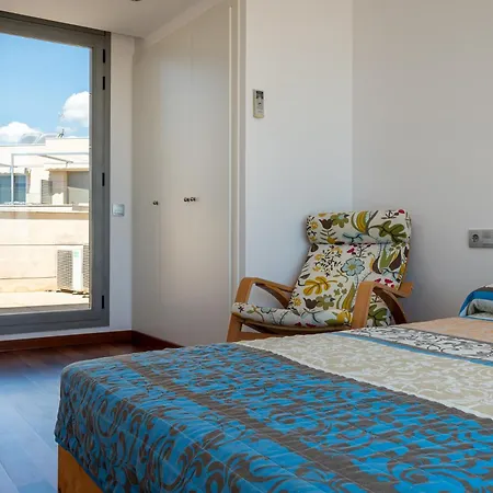 Villa At051 A Pocos Metros De La Playa, Equipamiento Completo, Piscina Comunitaria Torredembarra