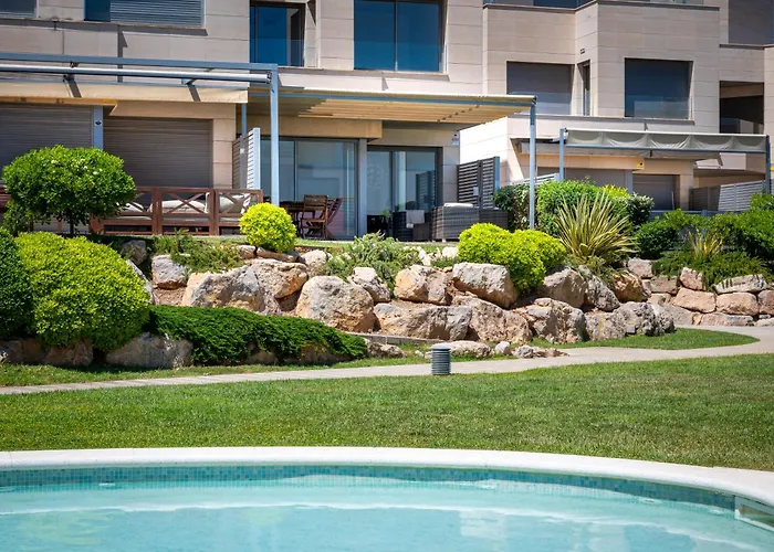 At051 A Pocos Metros De La Playa, Equipamiento Completo, Piscina Comunitaria Torredembarra